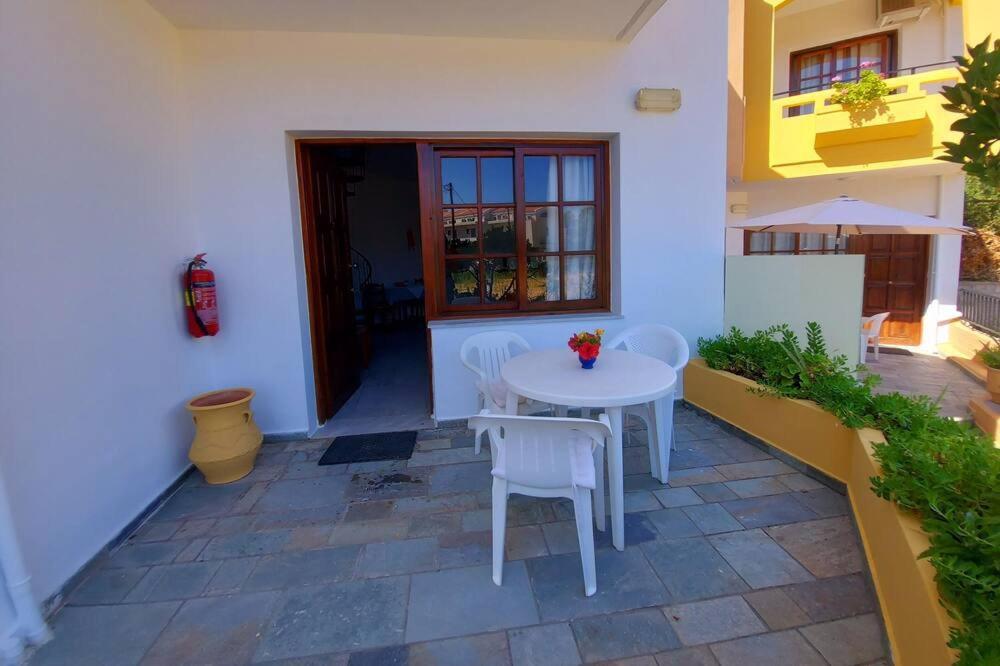 Menelaos Apartments Daratsos Dış mekan fotoğraf