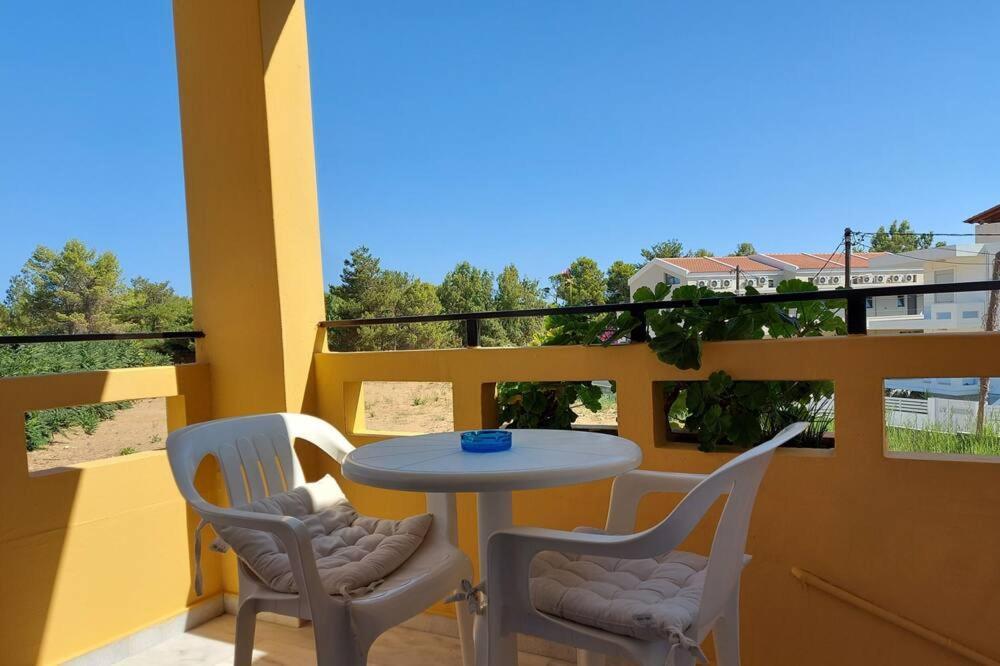 Menelaos Apartments Daratsos Dış mekan fotoğraf