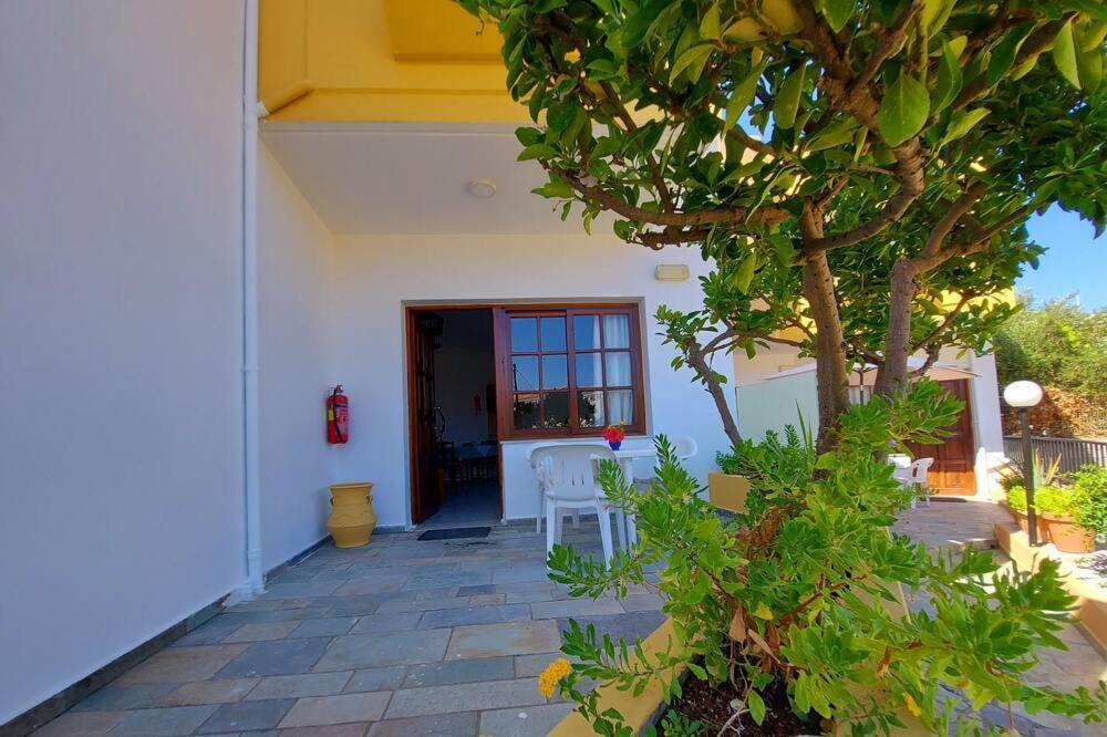 Menelaos Apartments Daratsos Dış mekan fotoğraf