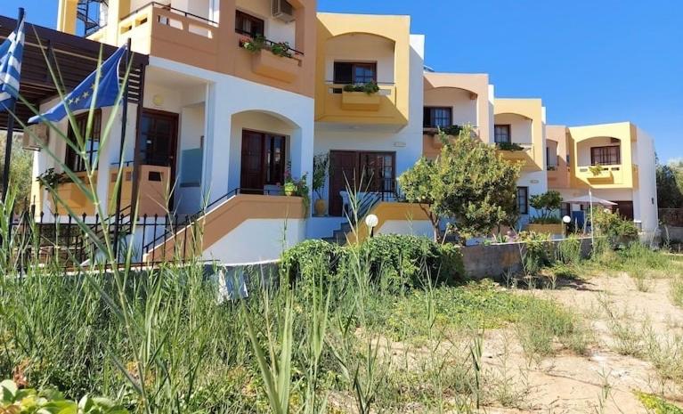 Menelaos Apartments Daratsos Dış mekan fotoğraf